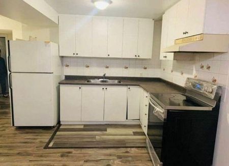 For Lease - 5237 Floral Hill Crescent, Mississauga, Ontario - Photo 3
