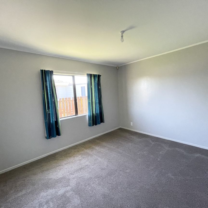 14B, Hatherley Place, Clendon Park - Photo 1