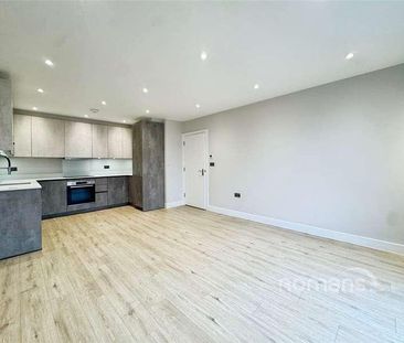 Shoppenhangers Road, Maidenhead, Berkshire, SL6 - Photo 6