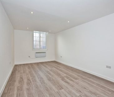 Middle Street - Photo 3