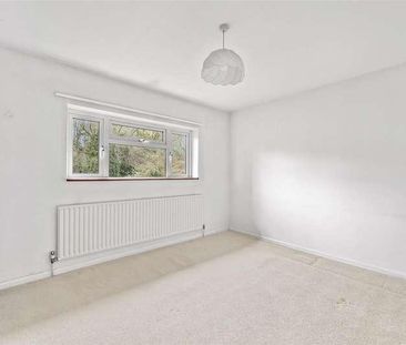 Centre Drive, Epping, CM16 - Photo 6