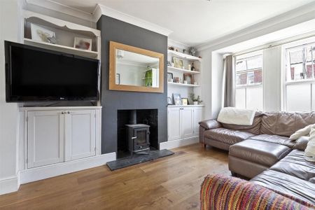 3 bedroom end of terrace house to rent - Photo 2