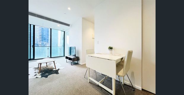 Melbourne One: Marvelous Two Bedroom Apartment for Busy City Dwellers! - Photo 1
