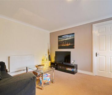 4 bedroom semi-detached house to rent - Photo 3