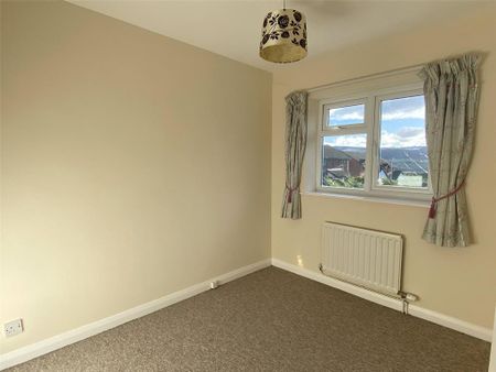 2 bedroom detached house to rent - Photo 2