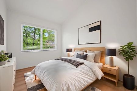 Sundrenched Three Bedroom Villa - Photo 4