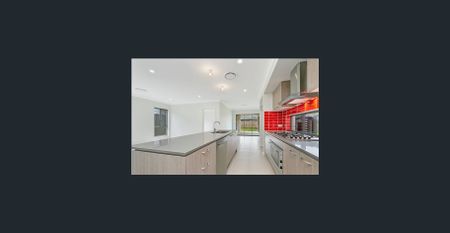 5 BEDROOM HOME WITH 4 BATHROOMS - Photo 3