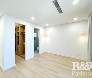 Brand New Five-Bedroom Home - Two Master Suites - Quiet Street Oppo... - Photo 1