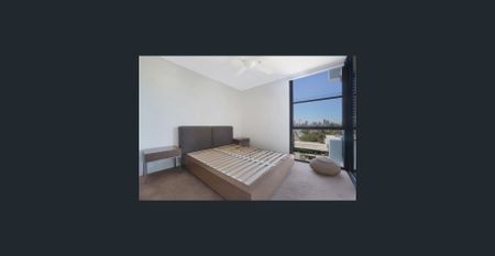 Stunning City Skyline Views - Photo 2