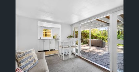 Renovated 4 Bedroom Plus Study Family Home, Walk to Village - Photo 4