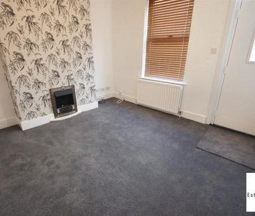 3 Bedroom House - Terraced To Let - Photo 1