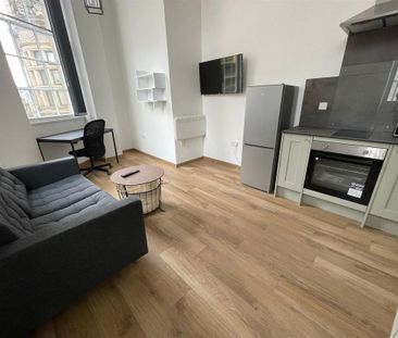 1 bedroom private hall to rent - Photo 5