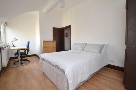 5 bedroom terraced house to rent - Photo 4