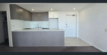 Sun kissed unit with street frontage - Photo 5