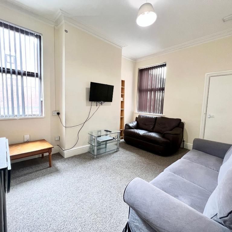 6 bedroom house share to rent - Photo 1