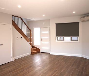 PERFECT TWO BEDROOM TOWNHOUSE! - Photo 3