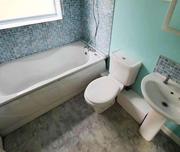 Viking Close, Kettering, Northants, NN16 - Photo 2