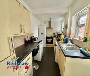 2 bedroom terraced house to rent - Photo 2