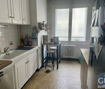 Location Appartement 3 pièces 79m² - Photo 2