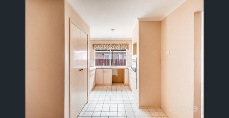 Large Family Home! - Photo 4