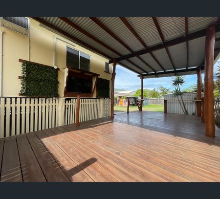 256 Hutton Street, Berserker, Qld 4701 - Photo 2