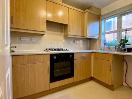 Massingham Park, Taunton, TA2 - Photo 3