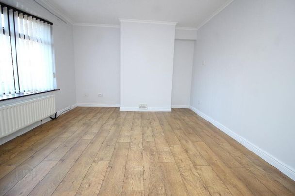 12 Carson Court, Lisburn, BT28 2PY - Photo 1