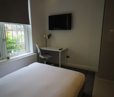 Flat 1B, 22 Kelso Road, LS2 9PR, Leeds - Photo 2