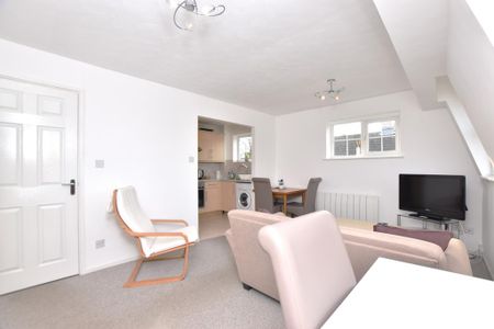 1 bedroom flat to rent - Photo 2