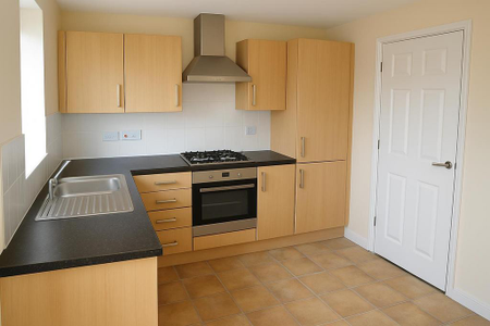 2 bedroom townhouse to rent - Photo 3