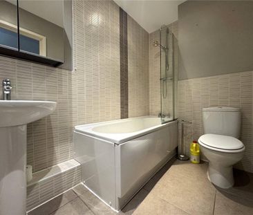 2 bedroom flat to rent - Photo 6