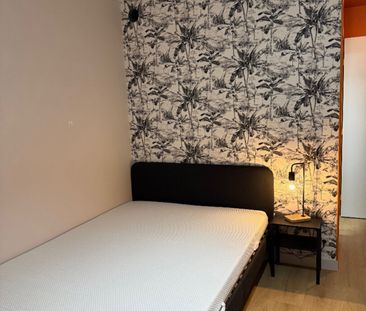 STUDIO MEUBLE ET RENOVE – PARKING – BALCON - Photo 1