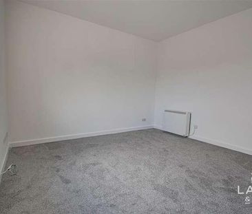 Barclay Square, Jaywick, Clacton-on-sea, CO15 - Photo 4