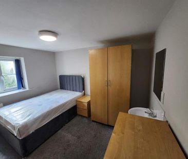 6 bedroom house to rent - Photo 2