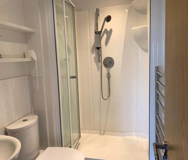 2 bedroom Flat To Let - Photo 6