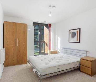 Price £1,700 pcm - Available 29/11/2025 - Furnished - Photo 4