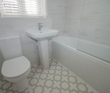 William Holland Close, Rugby, CV21 - Photo 6