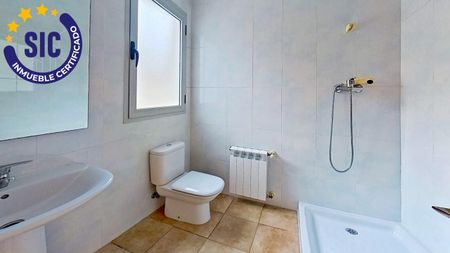 EXCLUSIVE PROPERTY FOR RENT IN CHIVA: COMFORT, DESIGN AND AN UNBEATABLE LOCATION - Foto 5