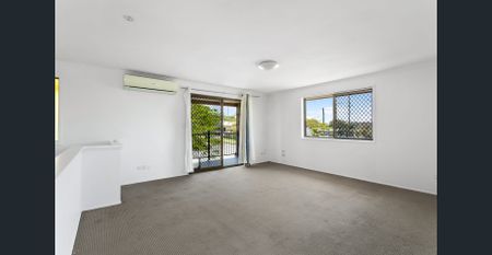 TRUE DUAL LIVING HOME - SPACE GALORE - Photo 5