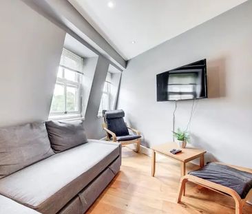 1 Bed Flat, Stockwell, SW8 - Photo 1