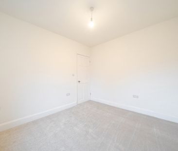 2 bedroom semi-detached house to rent - Photo 5