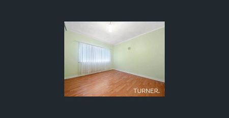 Quiet, rear ground floor unit - own carport and yard - Photo 3