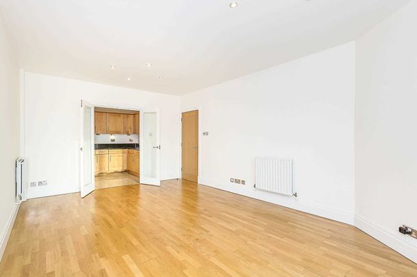 2 Bed Flat, Warren House, W14 - Photo 1