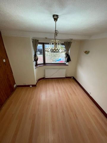 4 Bed Semi-Detached House, Rannock Avenue, NW9 - Photo 2