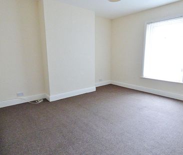 3 bed upper flat to rent in NE25 - Photo 4