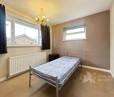 Longleat Square, Farnborough, Hampshire, GU14 7EE - Photo 4