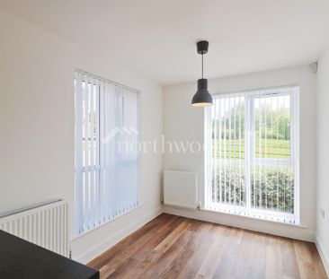 3 bedroom semi-detached house to rent - Photo 4