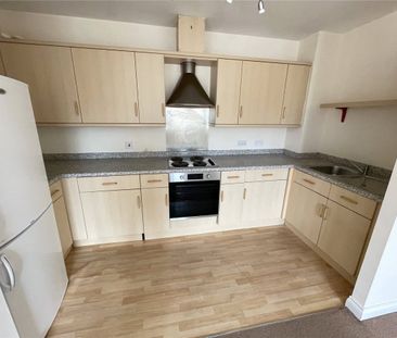 Manor Park Road, Cleckheaton, West Yorkshire, BD19 - Photo 2