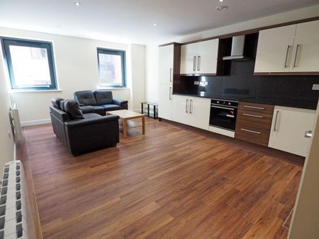 4 bedroom flat to rent - Photo 3