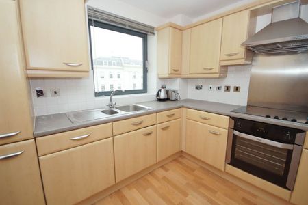 A 2 Bedroom Flat in Imperial Lane GL50 1PR - Photo 4